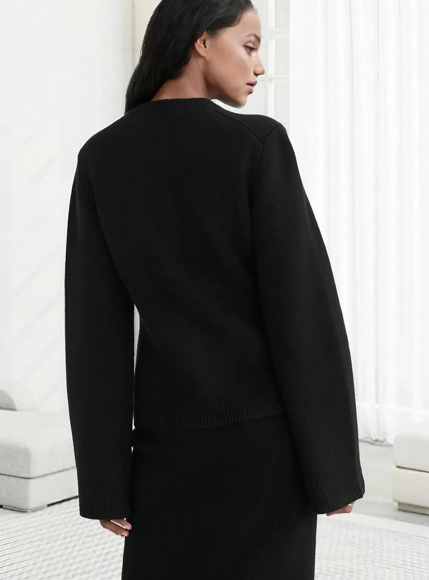 Kardigan z guzikami – Elegancja i komfort na każdą okazję