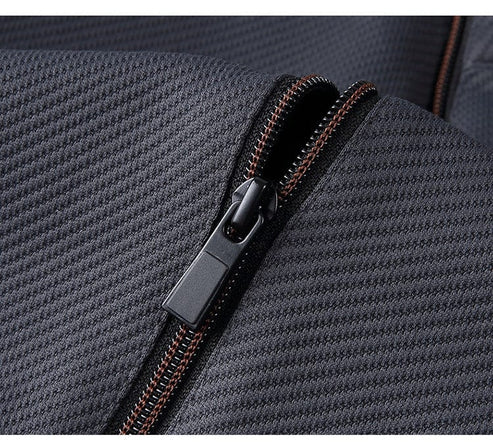 Męski komplet z kurtką i spodniami dresowymi na zamek – subtelna powierzchnia i wąski krój nogawek 3