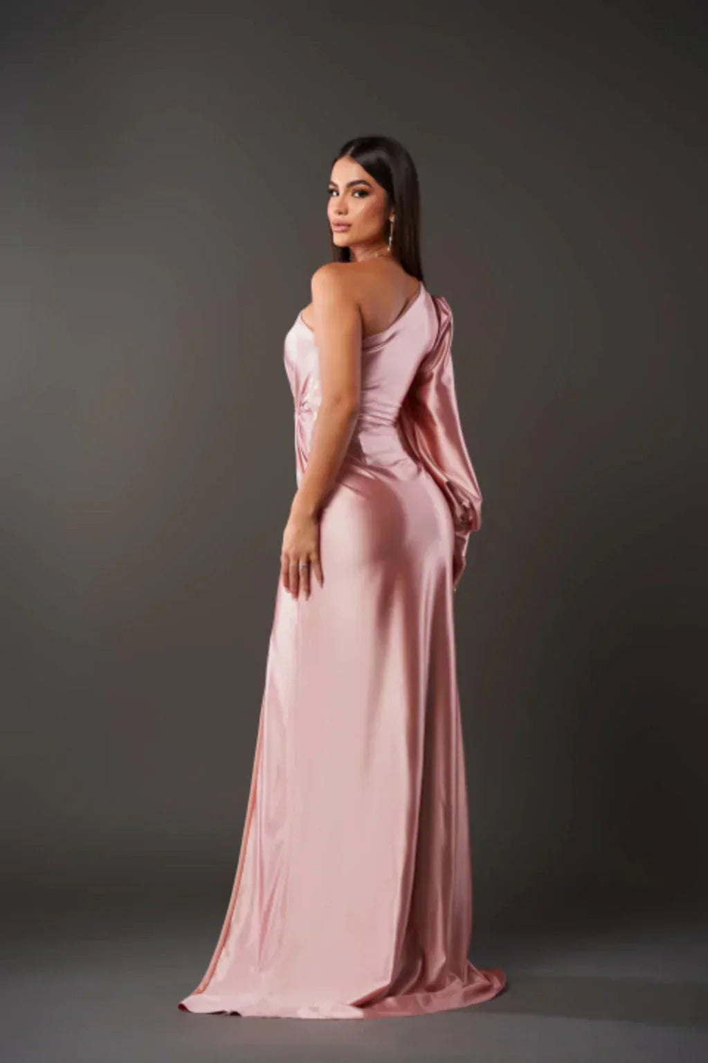 Letnia Sukienka z Falbanami – Zwiewność i Elegancja