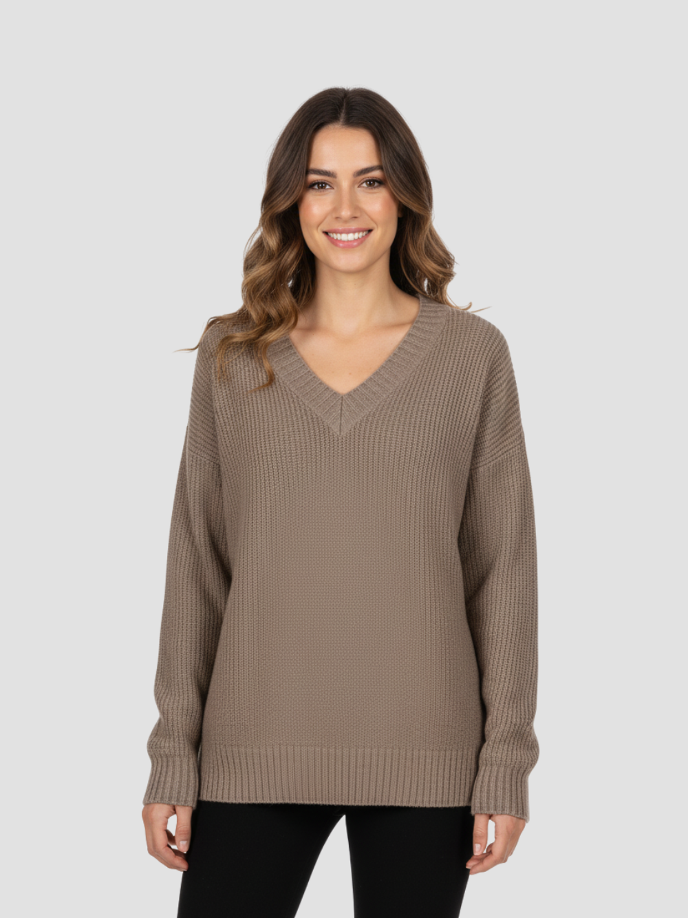 ALTHEVIA | DAMSKI SWETER Z DEKOLTEM W SEREK – MIĘKKA TEKSTURA I ELEGANCKA WSZECHSTRONNOŚĆ 4