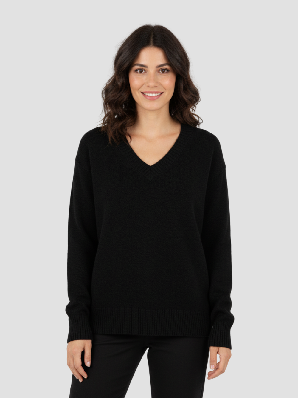 ALTHEVIA | DAMSKI SWETER Z DEKOLTEM W SEREK – MIĘKKA TEKSTURA I ELEGANCKA WSZECHSTRONNOŚĆ 6