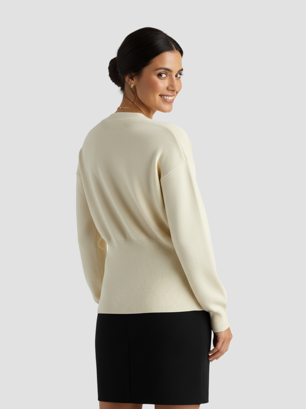 AMADORA | KARDIGAN DAMSKI – RÓWNOWAGA MIĘDZY KOMFORTEM A WSPÓŁCZESNĄ ELEGANCJĄ 2