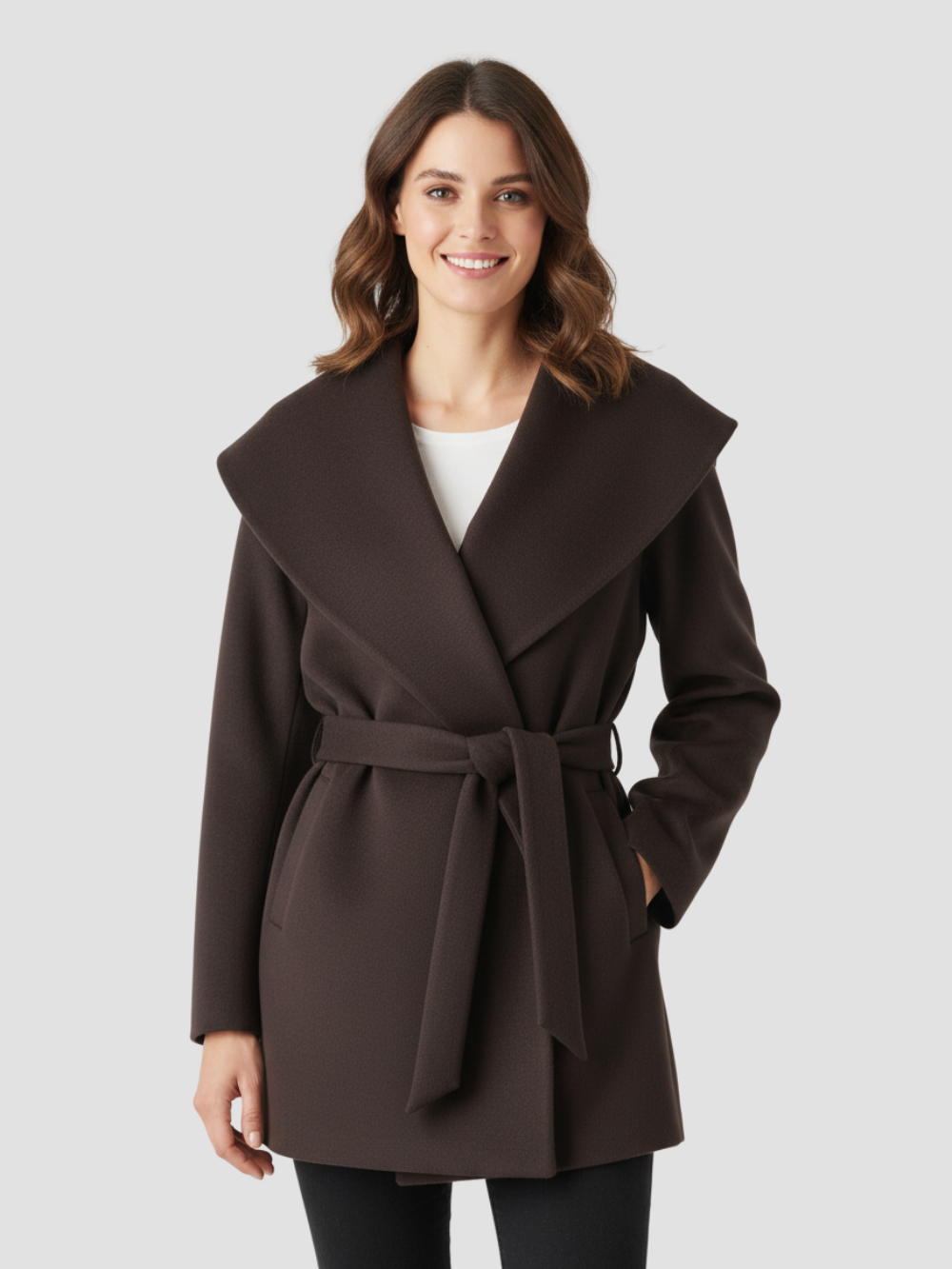 BELTRANA | KURTKA Z PASKIEM I KOŁNIERZEM Z KOPERTĄ – SUBTELNE CIEPŁO I NATURALNA WYRAFINOWANA 7