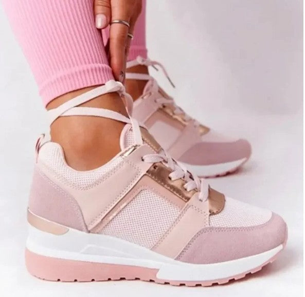 Buty damskie – sznurowane z wygodnym obcasem typu wedge