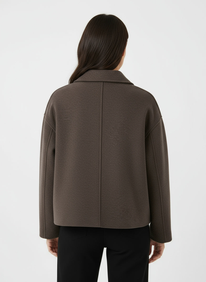 CAMILA | PŁASZCZ DAMSKI | KRÓTKI KROJ I MINIMALISTYCZNA ELEGANCJA 2