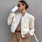 Clara | Damska kurtka bomberka z kieszeniami z przodu 1