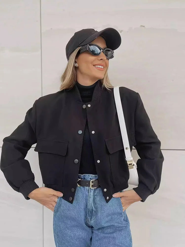 Clara | Damska kurtka bomberka z kieszeniami z przodu 5