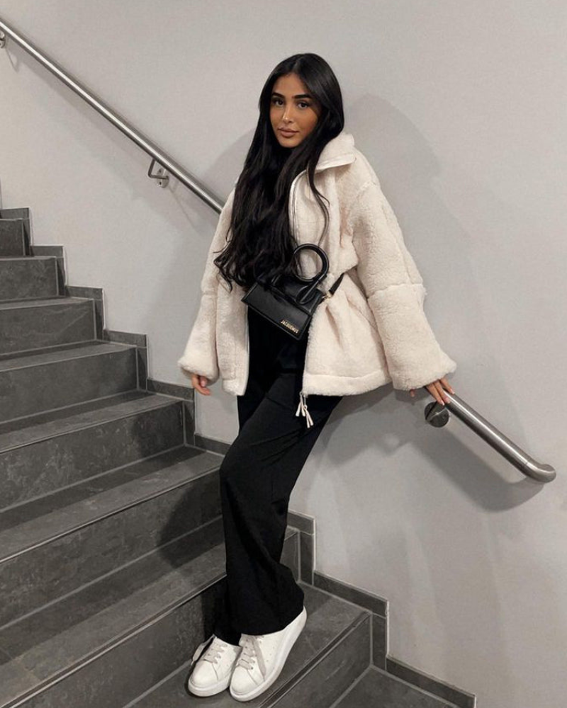 Damska Kurtka – Komfort i ciepło na chłodne dni