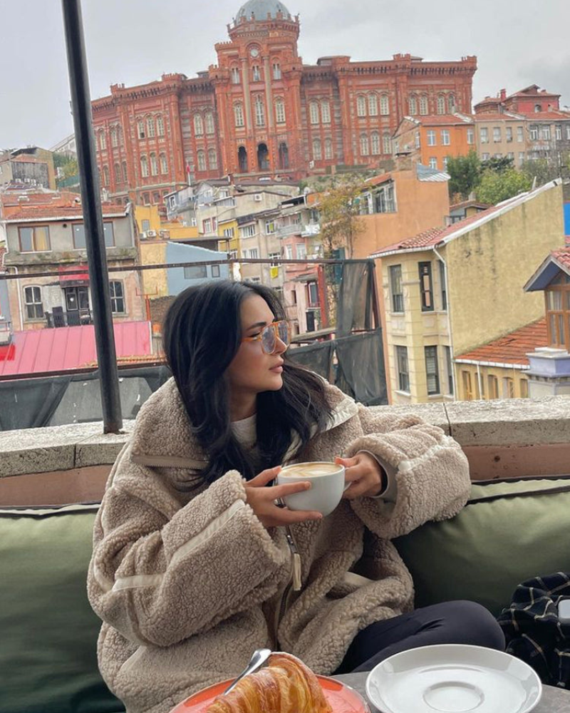 Damska Kurtka – Komfort i ciepło na chłodne dni