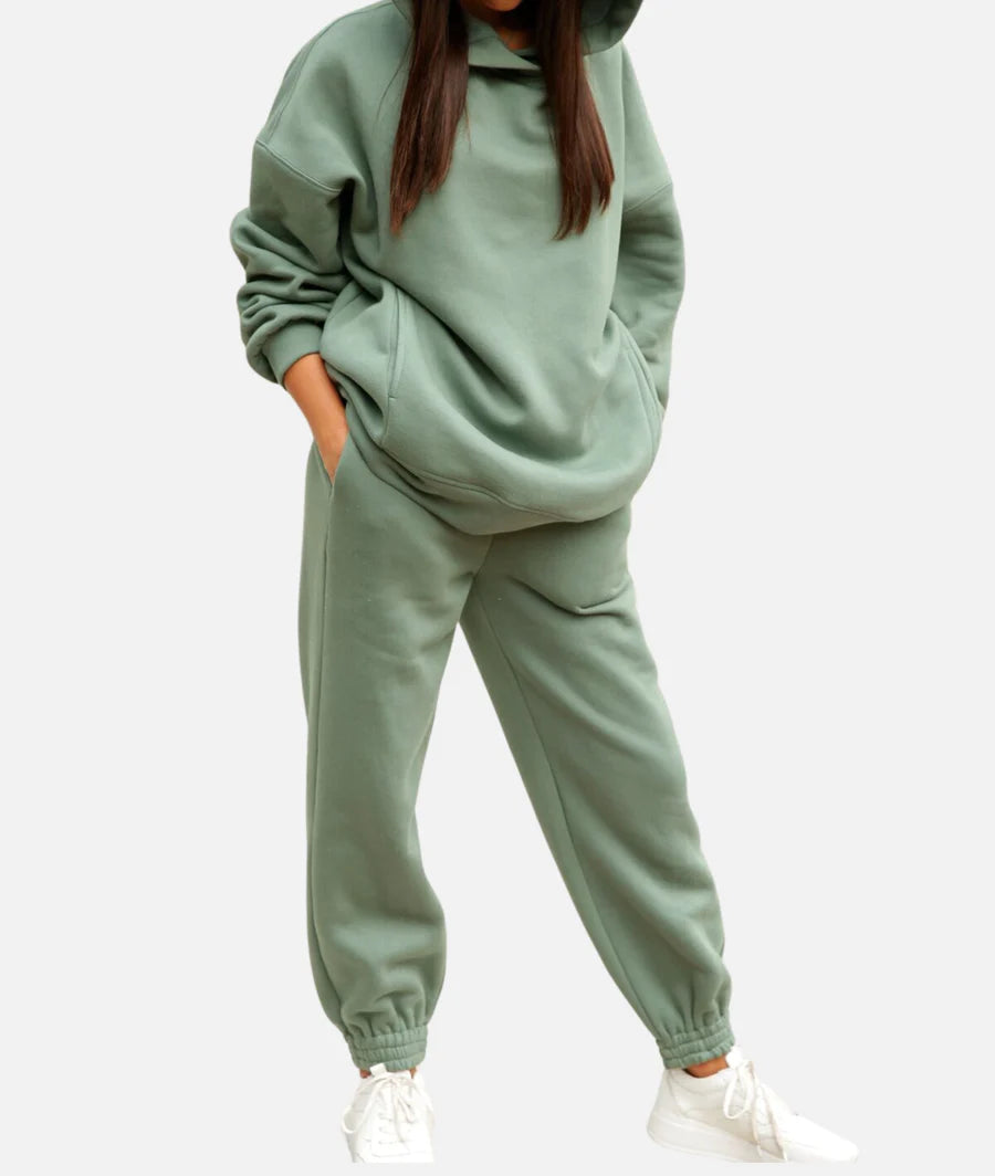 Damska bluza oversize z kapturem i dres typu jogger - dwuczęściowy zestaw do noszenia na co dzień