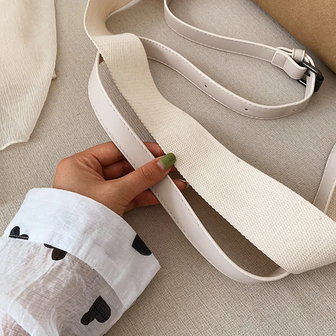 Damska torba crossbody z zamszowymi detalami - stylowa torba na ramię do użytku codziennego i rekreacyjnego