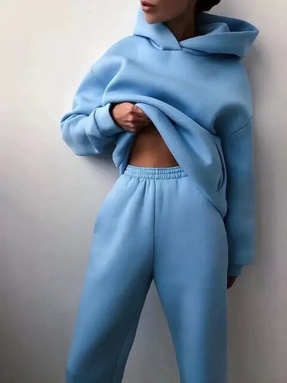 Damska bluza oversize z kapturem i dres typu jogger - dwuczęściowy zestaw do noszenia na co dzień 15