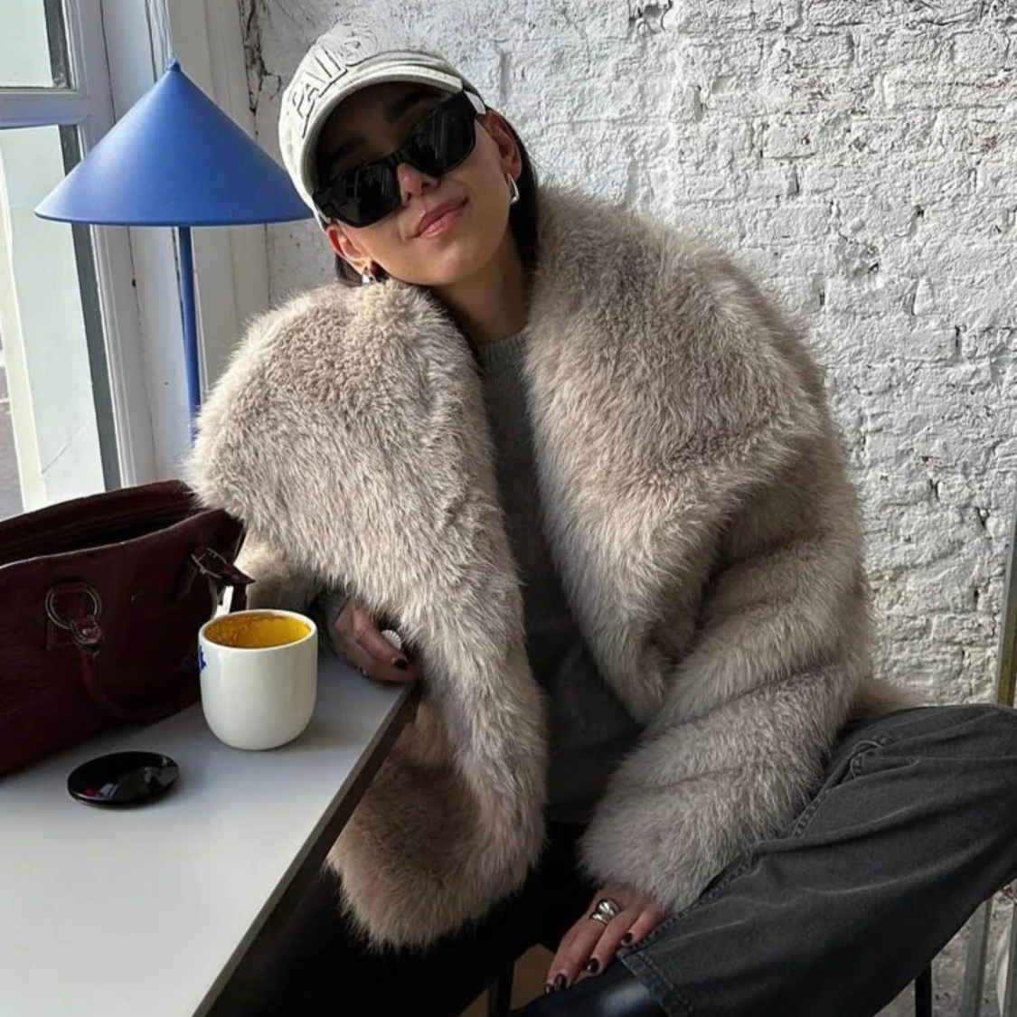 Damski Płaszcz z Futra – Ciepło i Luksus na Zimę