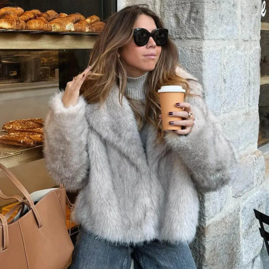 Damski Płaszcz z Futra – Ciepło i Luksus na Zimę