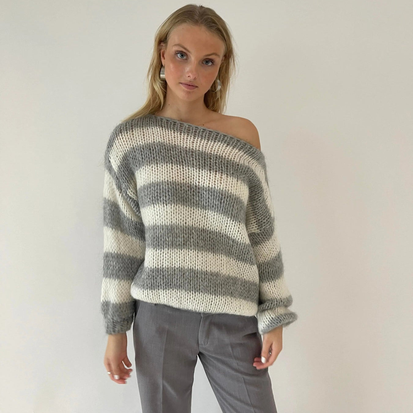 Damski Sweter Oversize – Klasyczny Komfort na Co Dzień