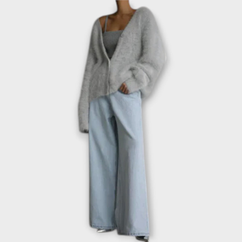 Damski Sweter Oversize z Dekoltem w Serek – Miękkość i Styl