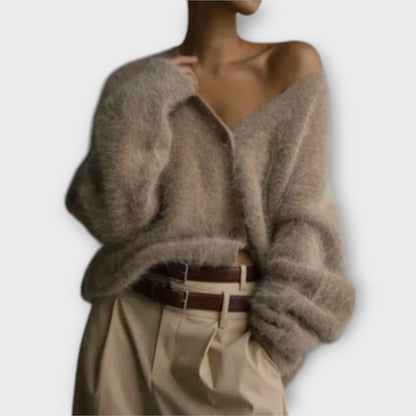 Damski Sweter Oversize z Dekoltem w Serek – Miękkość i Styl