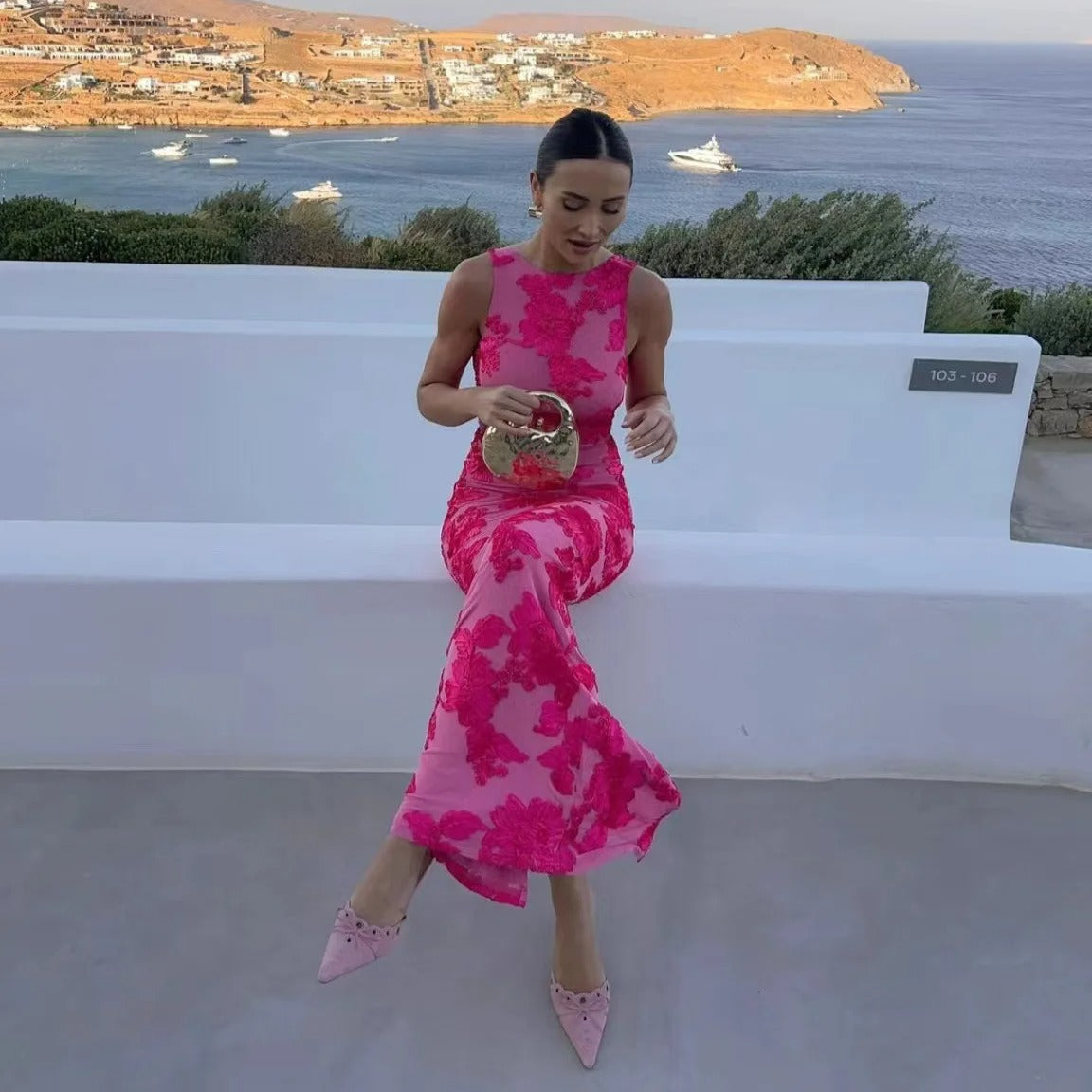 Długa sukienka w kwiaty dla kobiet – bez rękawów i z wysokim dekoltem 2