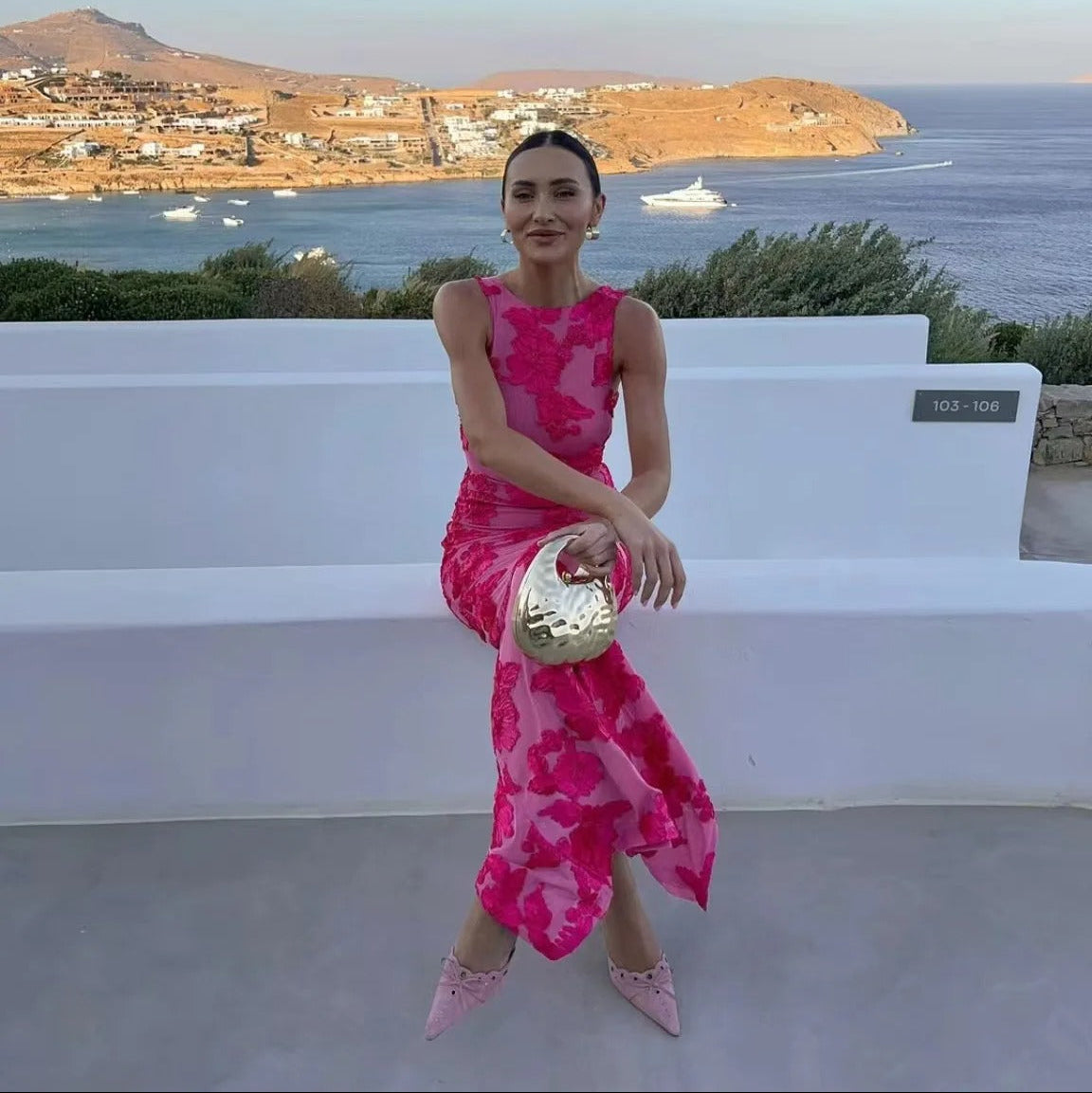 Długa sukienka w kwiaty dla kobiet – bez rękawów i z wysokim dekoltem 3