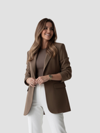 ELARIA | DAMSKA MARYNARKA O STRUKTURALNYM KROJU – WSPÓŁCZESNE WYRAFINOWANIE I PONADCZASOWA SYLWETKA 0