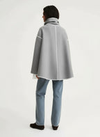 ÉMORINE | KURTKA PELERYNOWA – PONADCZASOWA WYRAFINOWANA I WSPÓŁCZESNE CIEPŁO 2