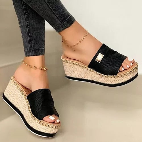 Espadrille damskie – na koturnie i lato w stylu