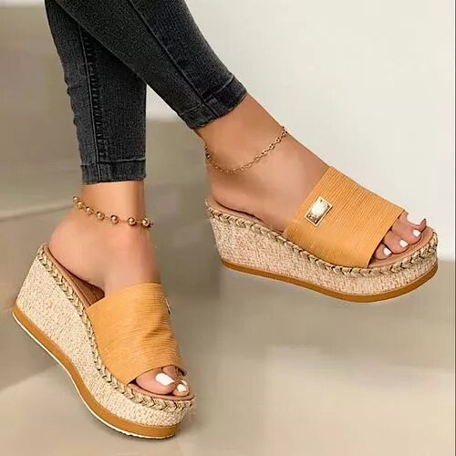 Espadrille damskie – na koturnie i lato w stylu