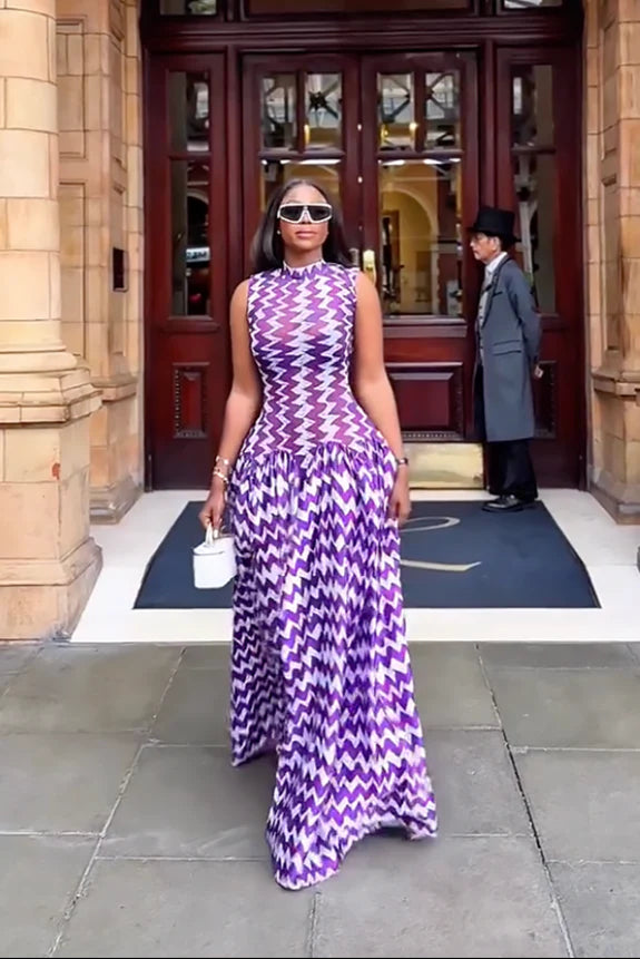 Fioletowa sukienka maxi z nadrukiem w zygzak 0