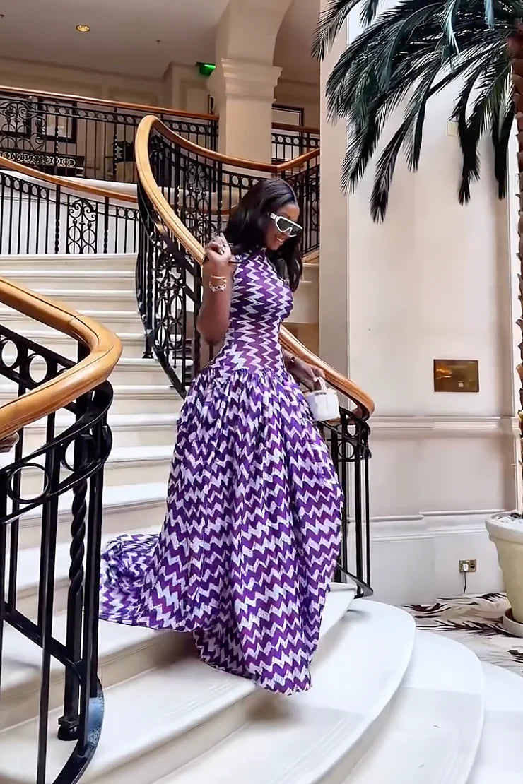 Fioletowa sukienka maxi z nadrukiem w zygzak 2