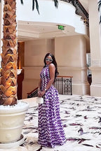 Fioletowa sukienka maxi z nadrukiem w zygzak 3