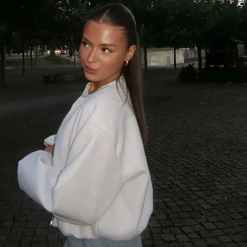 Gabrielle | Damska kurtka casualowa z zamkiem błyskawicznym i skróconym krojem 2