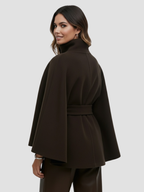 ISALÈNE | PŁASZCZ Z WYSOKIM KOŁNIERZEM – MIEJSKA WYRAFINOWANA STYL I PONADCZASOWY STYL 2