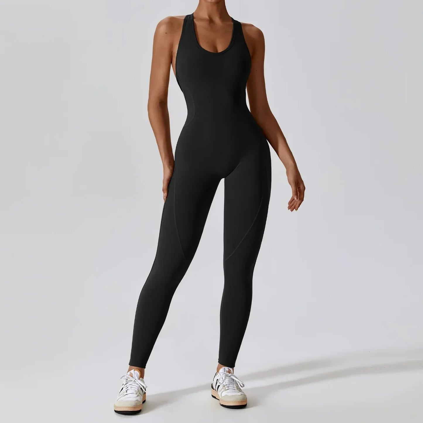 Jumpsuit damski – sportowy styl do jogi i pilatesu