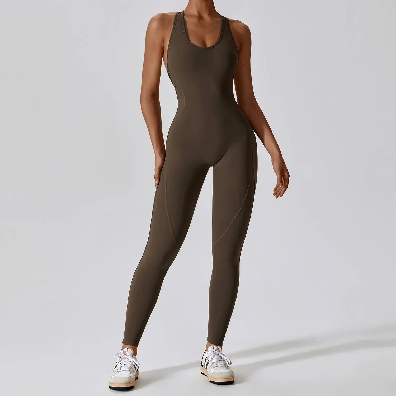 Jumpsuit damski – sportowy styl do jogi i pilatesu