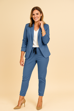 Komplet marynarka i spodnie damskie – strukturalny wygląd i ściągacz w pasie 0