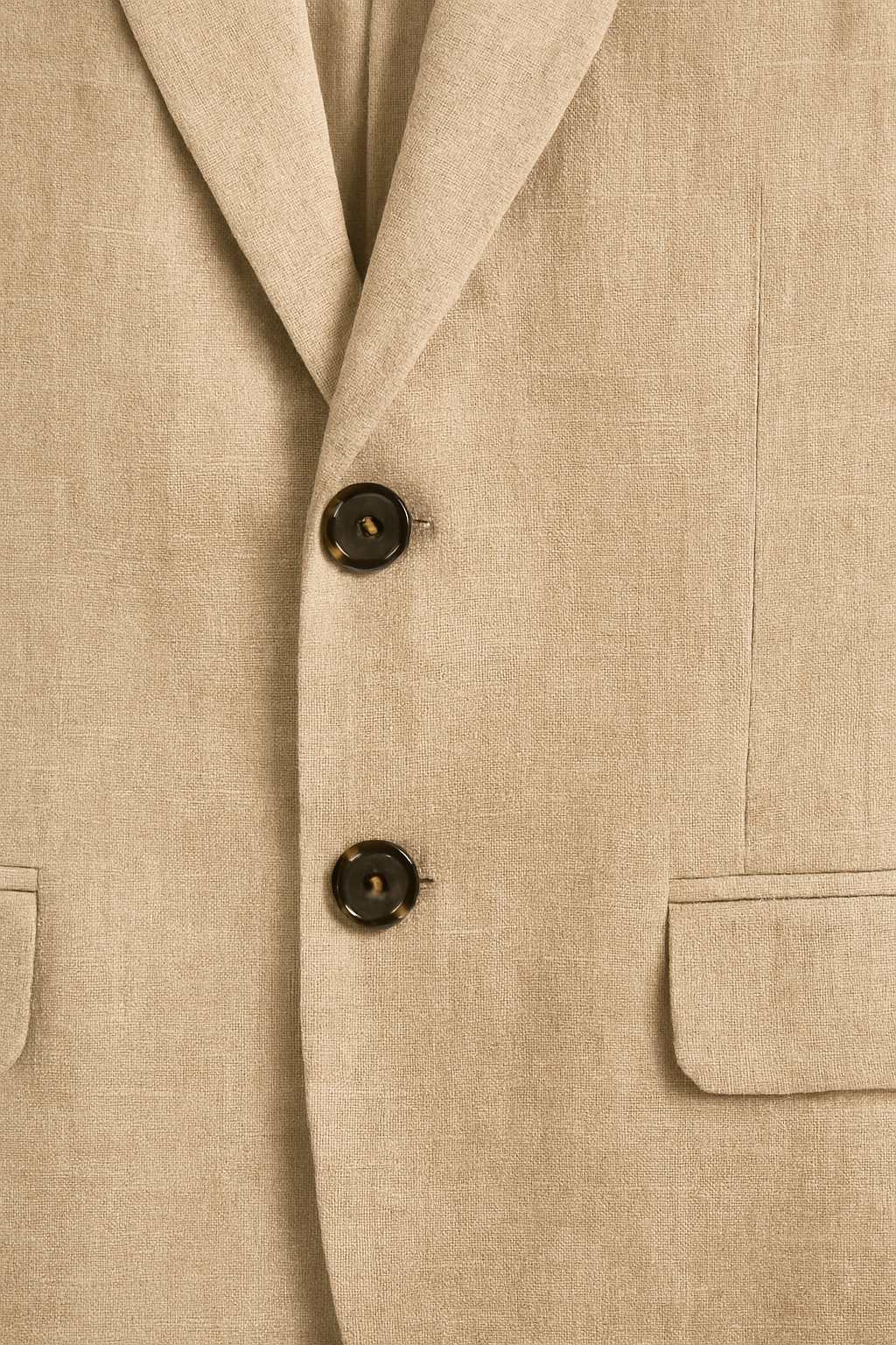 Lekki męski garnitur slim fit – dwuczęściowy zestaw składający się z marynarki i spodni, idealny na lato, wesela i spotkania biznesowe.