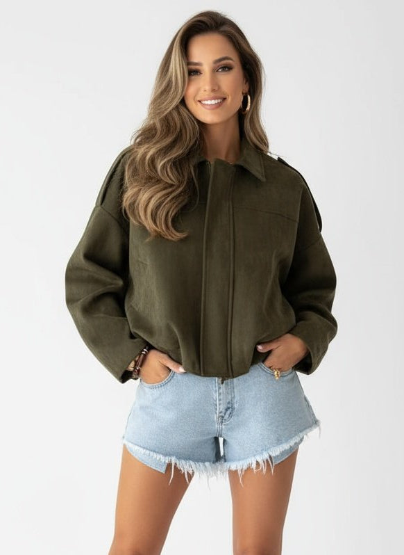 MAELIA | DAMSKA KURTKA OVERSIZEROWA Z ZAMSZU – WSPÓŁCZESNA ELEGANCJA I RELAKSUJĄCA SYLWETKA 7