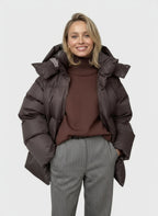 NAÉLLE | KURTKA DAMSKA – KOMFORT, OBJĘTOŚĆ I MIEJSKA ELEGANCJA 0