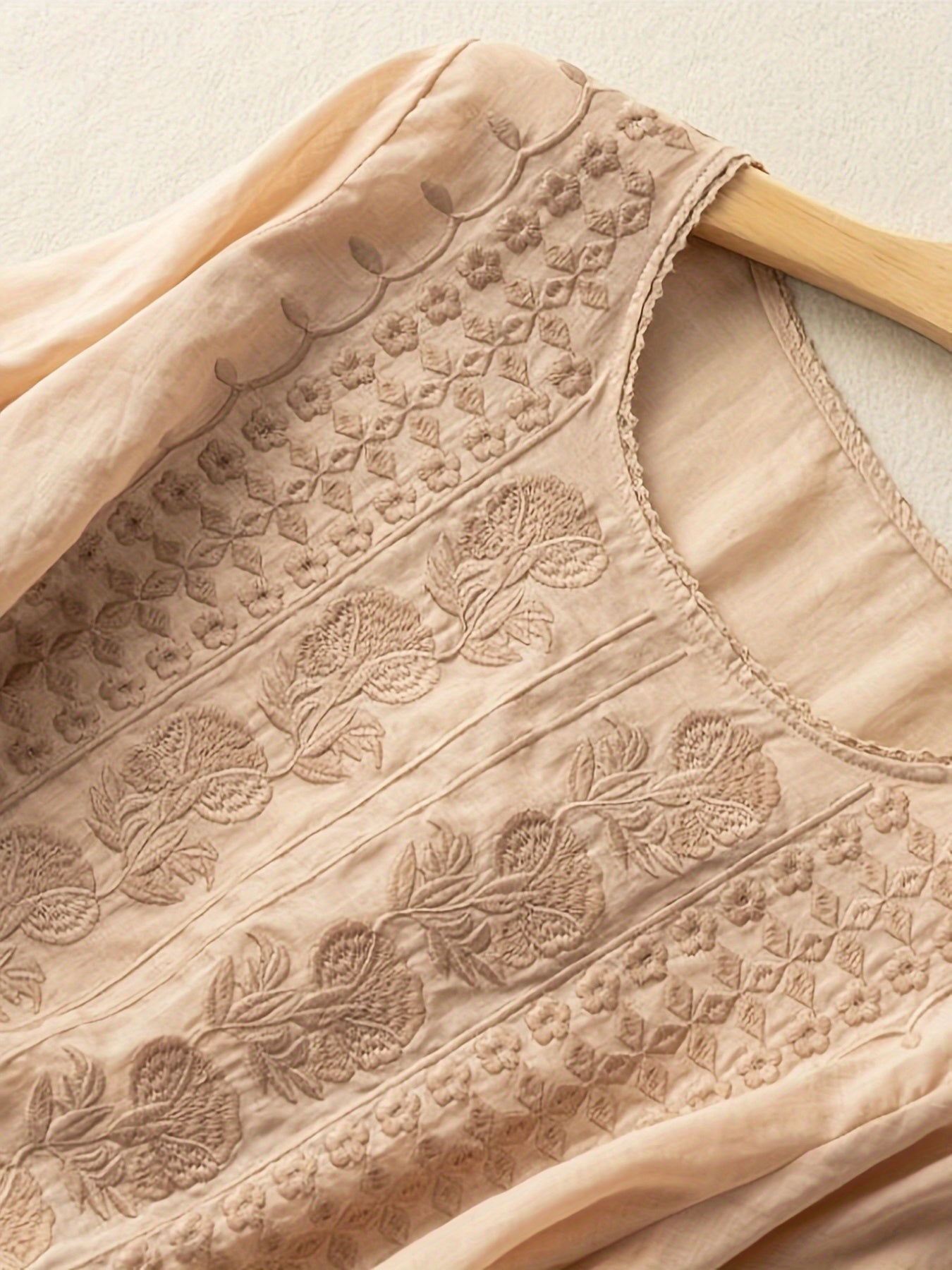 NATALIE – PONADCZASOWA ELEGANCJA BLUZKA Z HAFTAMI 2