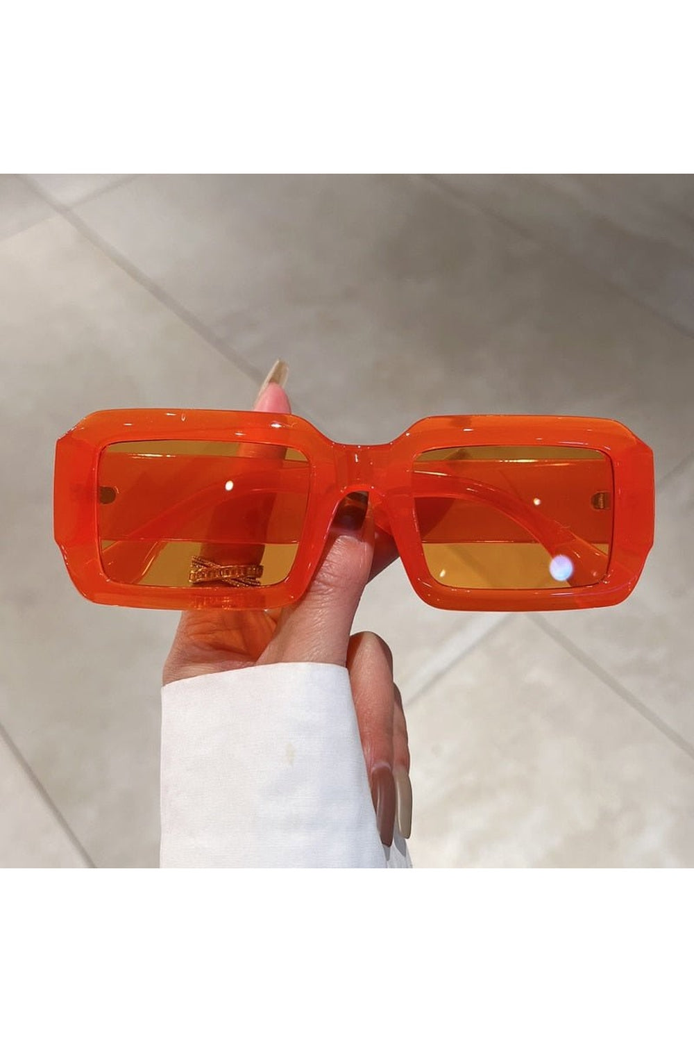 Okulary damskie – Prostokątny styl na słoneczne dni