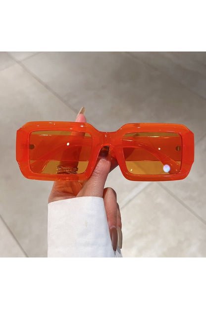 Okulary damskie – Prostokątny styl na słoneczne dni