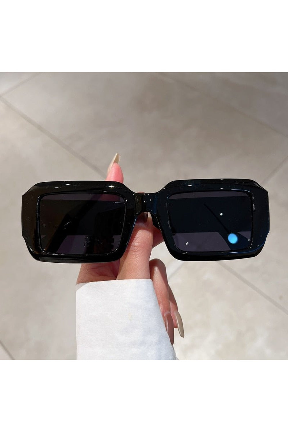 Okulary damskie – Prostokątny styl na słoneczne dni