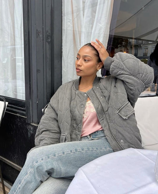 Oversizowa pikowana kurtka bomber dla kobiet - lekka kurtka puchowa z wyrazistym wzorem