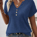 Prążkowany top damski | Casualowy szyk z akcentem na guziki | Maja