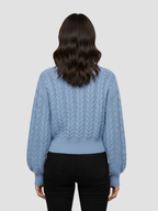 SERELINA | SWETER DAMSKI Z PLISOWANYM DEKOLTEM – RÓWNOWAGA MIĘDZY ZMYSŁOWOŚCIĄ A WYRÓŻNIENIEM 8