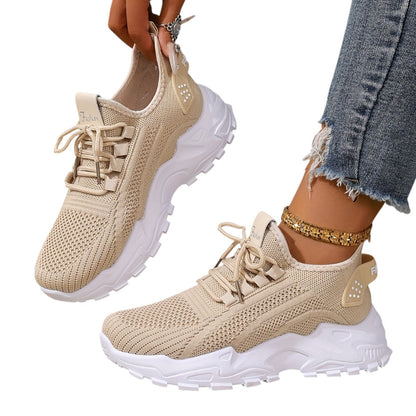 Sneakersy damskie – sportowy styl i wygoda na co dzień