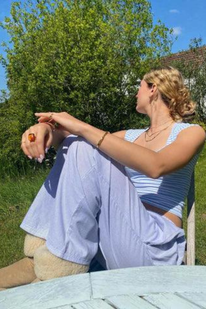 Spodnie dresowe damskie – mieszanka materiałów tekstylnych z elastycznym pasem 6