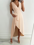 Sukienka koktajlowa damska – usztywniony dekolt w serek i asymetryczny krój 0