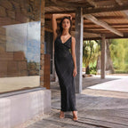 Sukienka maxi z satyny damskiej – krój bez rękawów i pełna długość 0