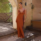 Sukienka maxi z satyny damskiej – krój bez rękawów i pełna długość 3